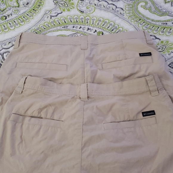 Lot of 2 Mens Columbia khaki flat front shorts 32 - Picture 2 of 6